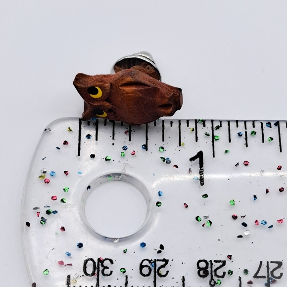 Vintage Wooden Owl Lapel Pin - Picture 5 of 5